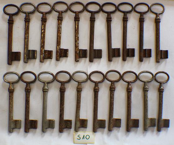 Schlüssel-Set, 20 alte Zimmerschlüssel, Türschlüssel, Tor, Schrank #4633s10