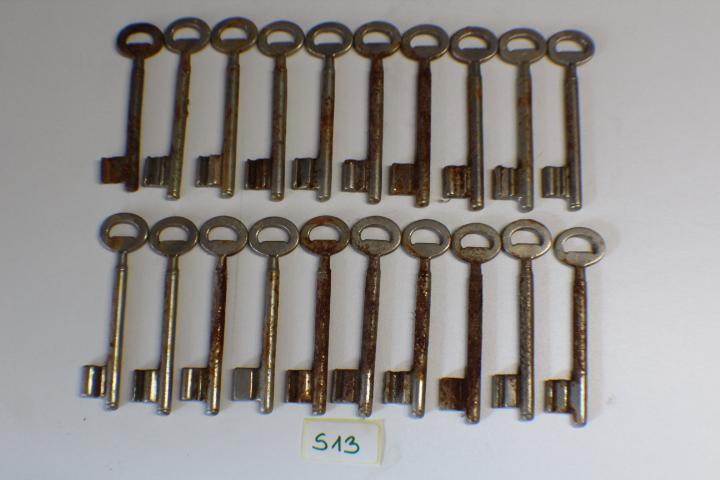 Schlüssel-Set, 20 alte Zimmerschlüssel, Türschlüssel, Tor, Schrank #4633s13