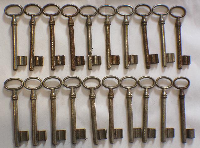 Schlüssel-Set, 20 alte Zimmerschlüssel, Türschlüssel, Tor, Schrank #4633s02