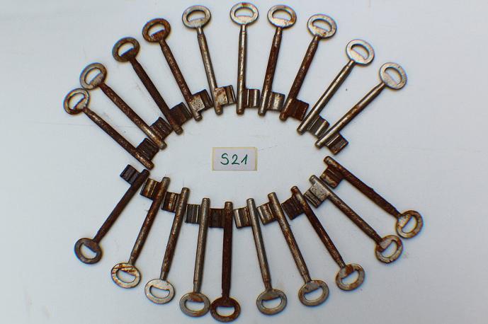 Schlüssel-Set, 20 alte Zimmerschlüssel, Türschlüssel, Tor, Schrank #4633s21