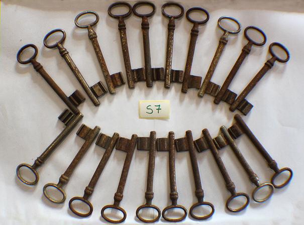 Schlüssel-Set, 20 alte Zimmerschlüssel, Türschlüssel, Tor, Schrank #4633s07