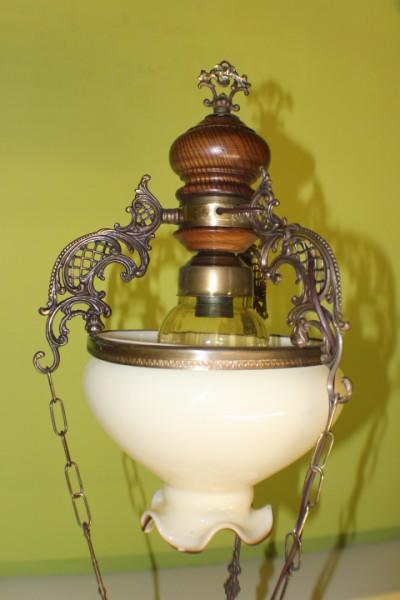 Deckenlampe Petroleum, 3-armig, Messingguss mit Milchglasschirm #2624