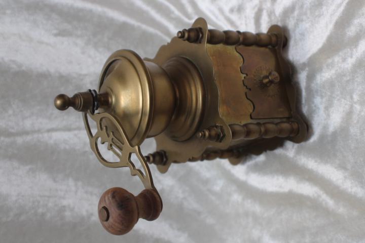 Kaffeem&uuml;hle Messing  moulin a cafe coffee grinder Kanone #K-6658