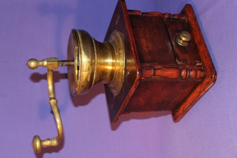 Fl&auml;mische Kaffeem&uuml;hle Trichter Nuss rund  moulin a cafe coffee grinder #K-5893