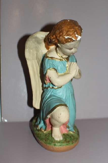 Skulptur, betender Engel auf Sockel, Religion, Sakral, antik #1540